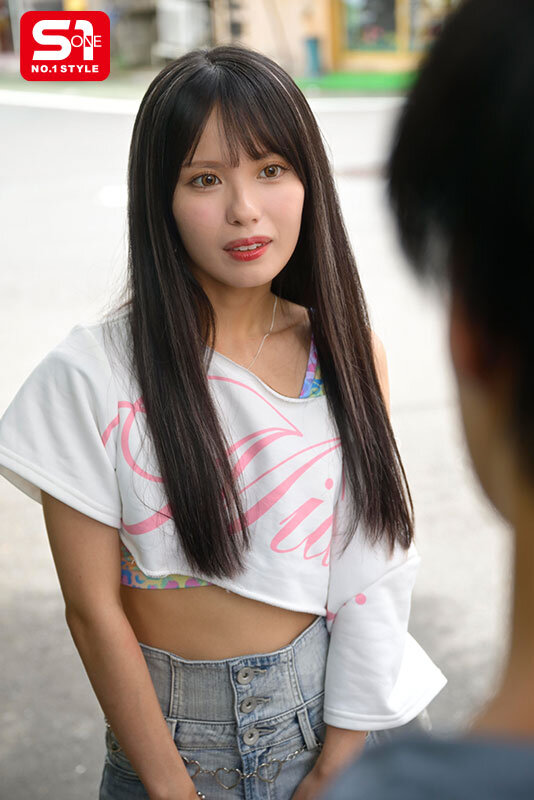 学生時代キスも出来ないほどウブだった元カノと再会したら…セックスアピールむんむんドエロギャルに大変貌！しかも今でも僕が好きでド発情しててヤバい！ 渚あいり 1
