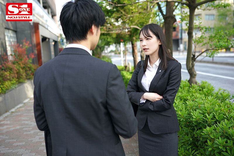 いつも僕を見下してくる可愛いけど生意気な後輩と出張先で一晩一緒に過ごしたら…何度もチ●ポ欲しがってきた！ 村上悠華 1