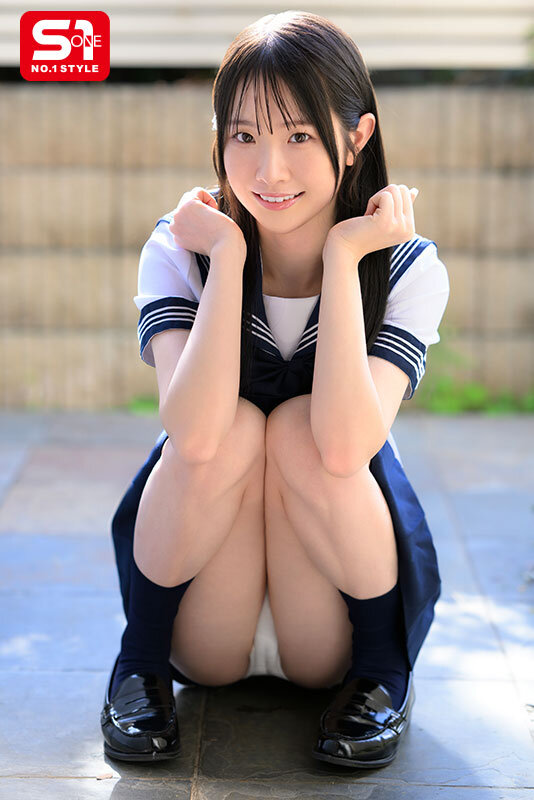 ちょっと前までプロレスごっこしてたガキの妹が最近やたらパンチラしてくる。兄ちゃんどうする…？ GOする！？ 白上咲花 1