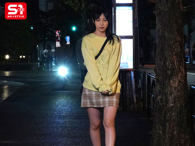 バイト先店長と女子大生は終電を逃し…ホテルで甘く切ない濃厚性交に溺れてしまいました。イケナイ純愛相部屋NTR 新木希空 4
